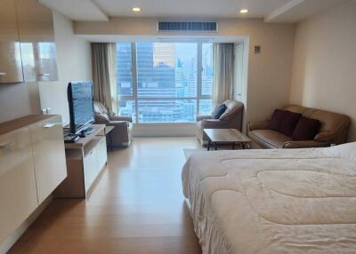 Studio Condo at The Trendy Condominium near BTS Nana