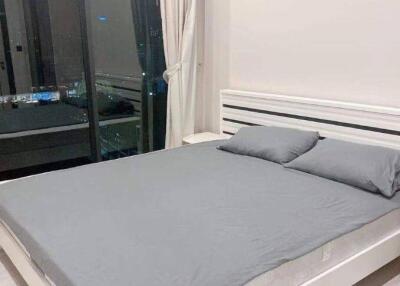 1-BR Condo at The Room Phayathai near ARL Ratchaprarop