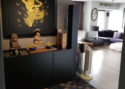 1-BR Condo at Icon 3 Condominium close to Thong Lo