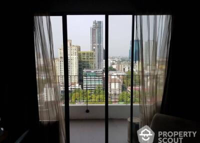 1-BR Condo at Icon 3 Condominium close to Thong Lo