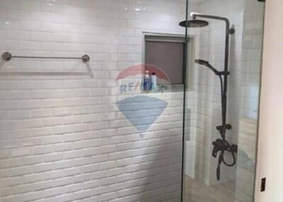 Rare 3 Bedroom Condo in Sathorn-Narathiwat, BTS Chong Nonsi