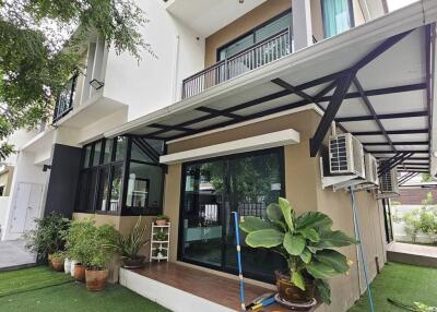 4 Bed 3 Bath 230 SQ.M Villa​ Arcadia Srinakarin