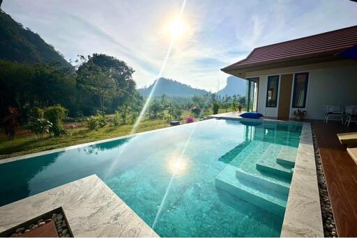 Pool villa with stunning mountains views