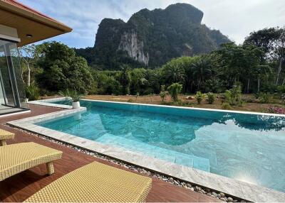 Pool villa with stunning mountains views