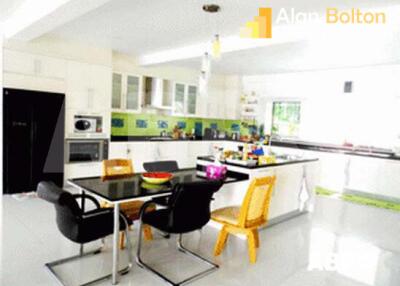 6 Bed 7 Bath in East Pattaya HS3832