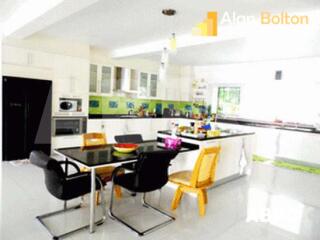 6 Bed 7 Bath in East Pattaya HS3832