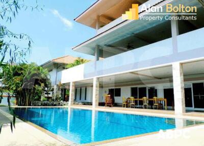 6 Bed 7 Bath in East Pattaya HS3832