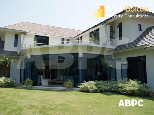 7 Bed 5 Bath in Bang Saray HS4123