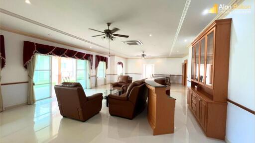 4 Bed 6 Bath in East Pattaya HS5368