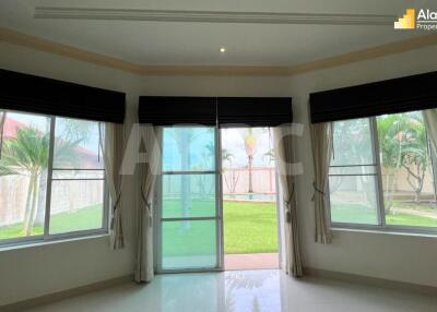 4 Bed 6 Bath in East Pattaya HS5368