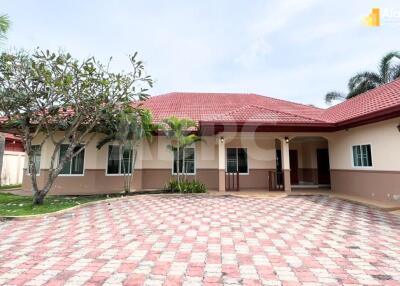 4 Bed 6 Bath in East Pattaya HS5368