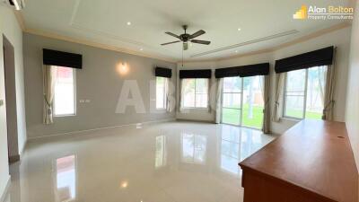 4 Bed 6 Bath in East Pattaya HS5368