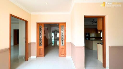 4 Bed 6 Bath in East Pattaya HS5368