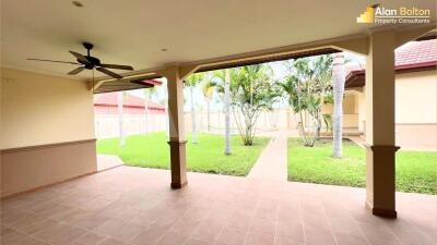 4 Bed 6 Bath in East Pattaya HS5368