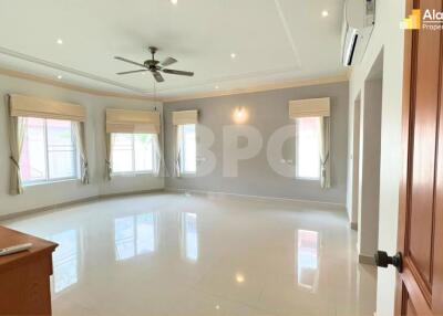 4 Bed 6 Bath in East Pattaya HS5368