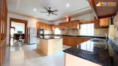 4 Bed 6 Bath in East Pattaya HS5368