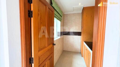 4 Bed 6 Bath in East Pattaya HS5368