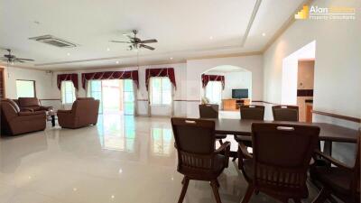 4 Bed 6 Bath in East Pattaya HS5368