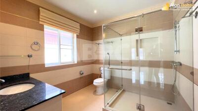 4 Bed 6 Bath in East Pattaya HS5368