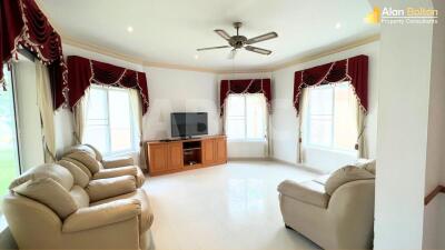 4 Bed 6 Bath in East Pattaya HS5368