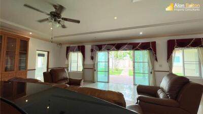 4 Bed 6 Bath in East Pattaya HS5368