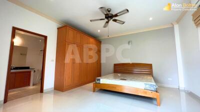 4 Bed 6 Bath in East Pattaya HS5368