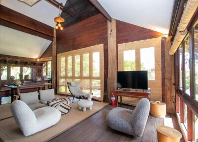 Luxury Thai Style Pool Villa : Saraphi