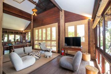 Luxury Thai Style Pool Villa : Saraphi