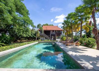 Luxury Thai Style Pool Villa : Saraphi