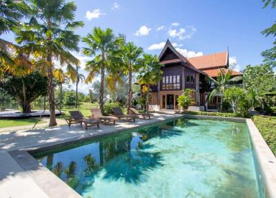 Luxury Thai Style Pool Villa : Saraphi