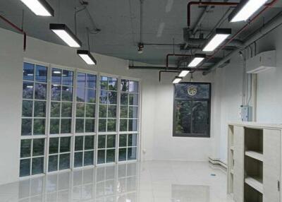 For Rent Bangkok Office Sukhumvit BTS Ekkamai Khlong Toei