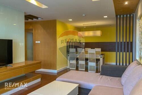 Modern 2 Bed Condo for Rent near BTS Phrom Phong, Sukhumvit - Prime Location!