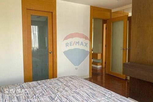 Modern 2 Bed Condo for Rent near BTS Phrom Phong, Sukhumvit - Prime Location!