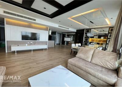 For Sale: Pet-Friendly 3-Bedroom  Maid Condo at Fullerton Sukhumvit near BTS Ekkamai - 7 Mins Walk