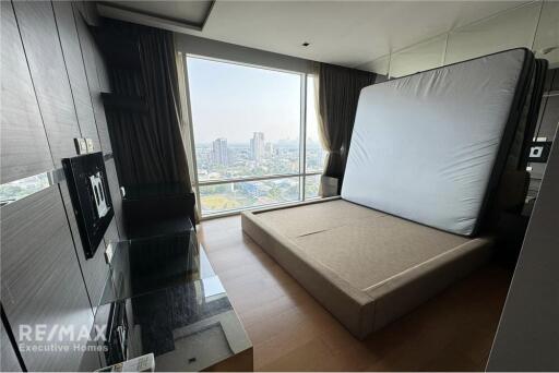 For Sale: Pet-Friendly 3-Bedroom  Maid Condo at Fullerton Sukhumvit near BTS Ekkamai - 7 Mins Walk