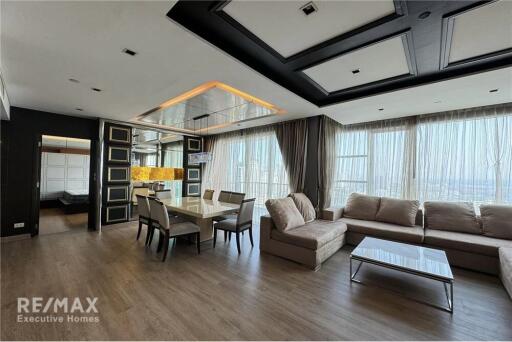 For Sale: Pet-Friendly 3-Bedroom  Maid Condo at Fullerton Sukhumvit near BTS Ekkamai - 7 Mins Walk