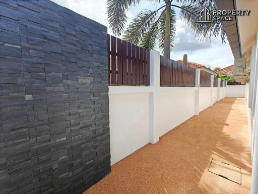 Modern 4 Bedroom Pool Villa In East Pattaya For Sale