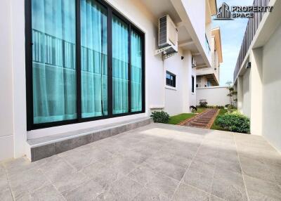 4 Bedroom Modern Luxury Pool Villa In East Pattaya For Sale