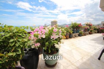 Large Absolute Beachfront Penthouse With Mesmerizing Ocean Views