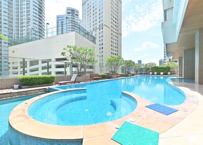 Bright 24 BTS PHROM PHONG 2 Bed 2 Bath  C1911220573