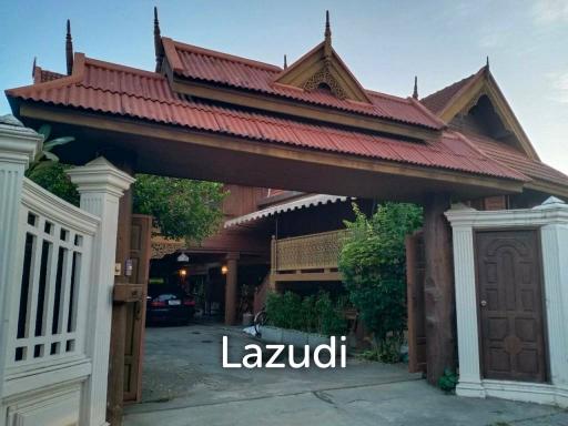 Thai Traditional House in the Central of Chiangmai, 5 bedrooms for SALE