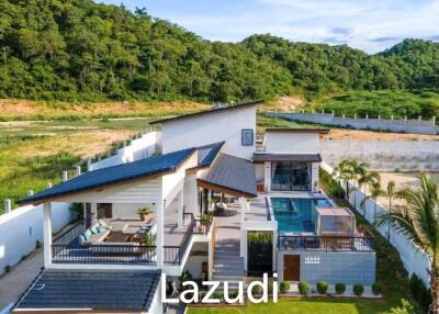 Luxurious 5 bed Modern Pool Villa for Sale in Hua Hin