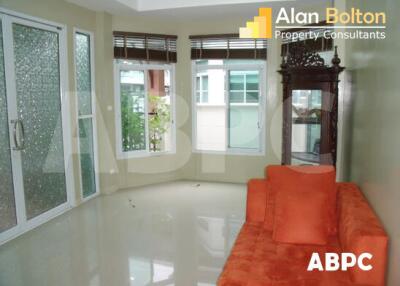 2 Bed 3 Bath in East Pattaya HR1909