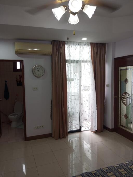 Sea view 1Bedroom Condo For Sale Pratamnuk