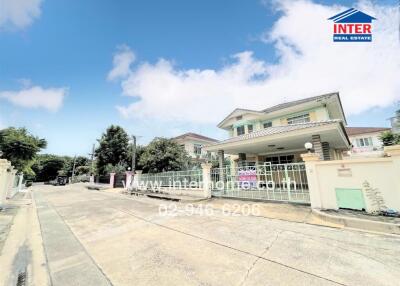 Front view of a house in a residential area