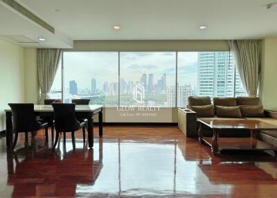 Spacious living room with city view