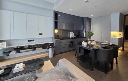 Modern kitchen with dining area