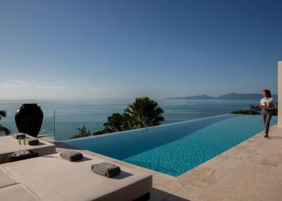 Infinity pool with ocean view