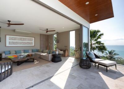 Spacious living room with sea view and open terrace