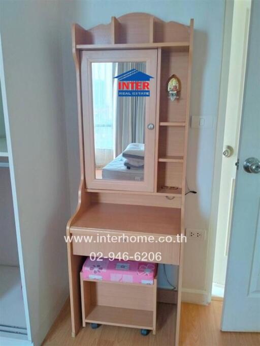 Dressing table with mirror